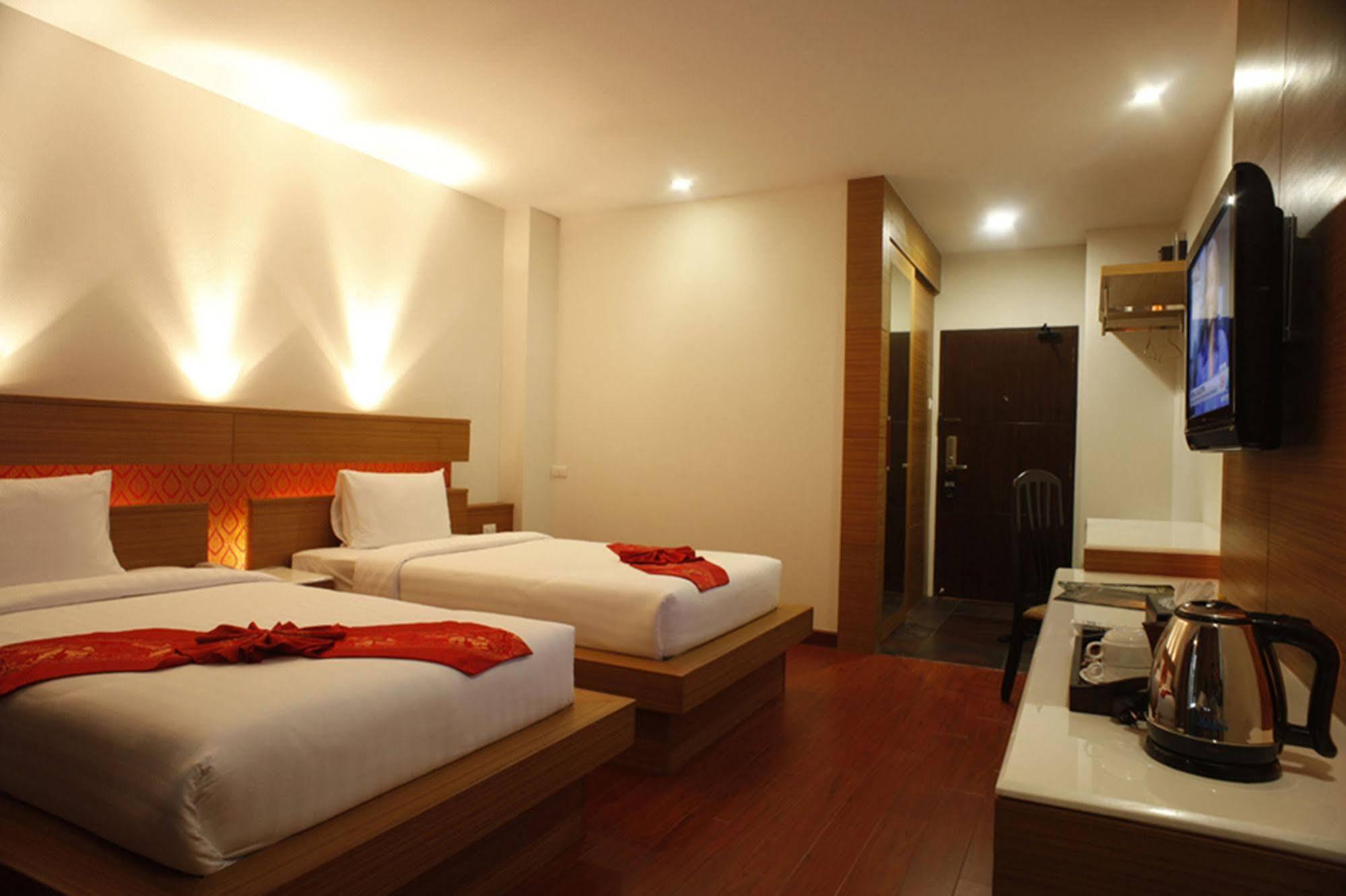 Suvarnabhumi Suite Hotel Банкок Екстериор снимка