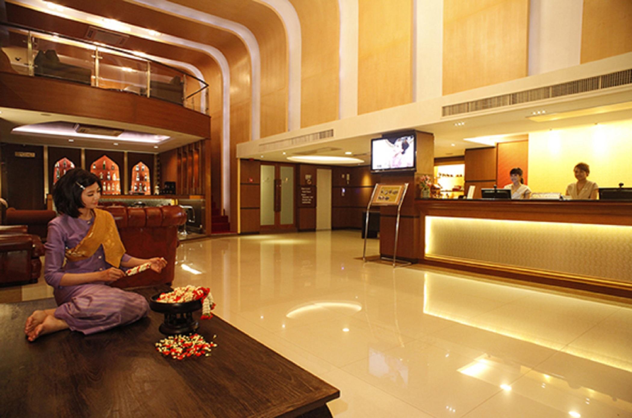 Suvarnabhumi Suite Hotel Банкок Екстериор снимка