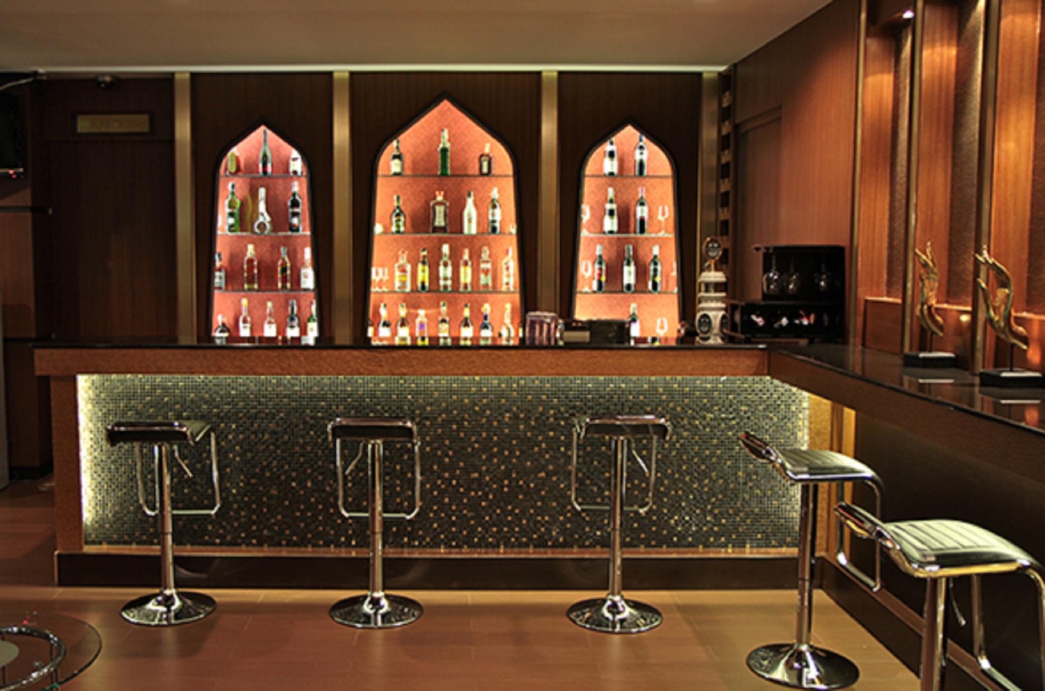 Suvarnabhumi Suite Hotel Банкок Екстериор снимка