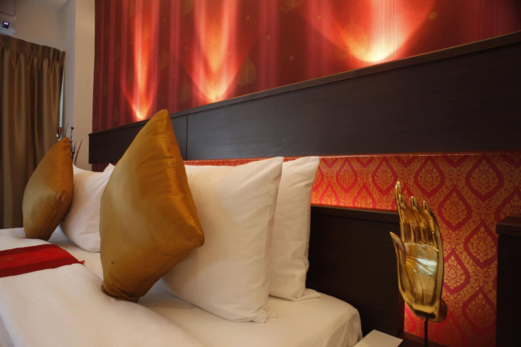Suvarnabhumi Suite Hotel Банкок Екстериор снимка
