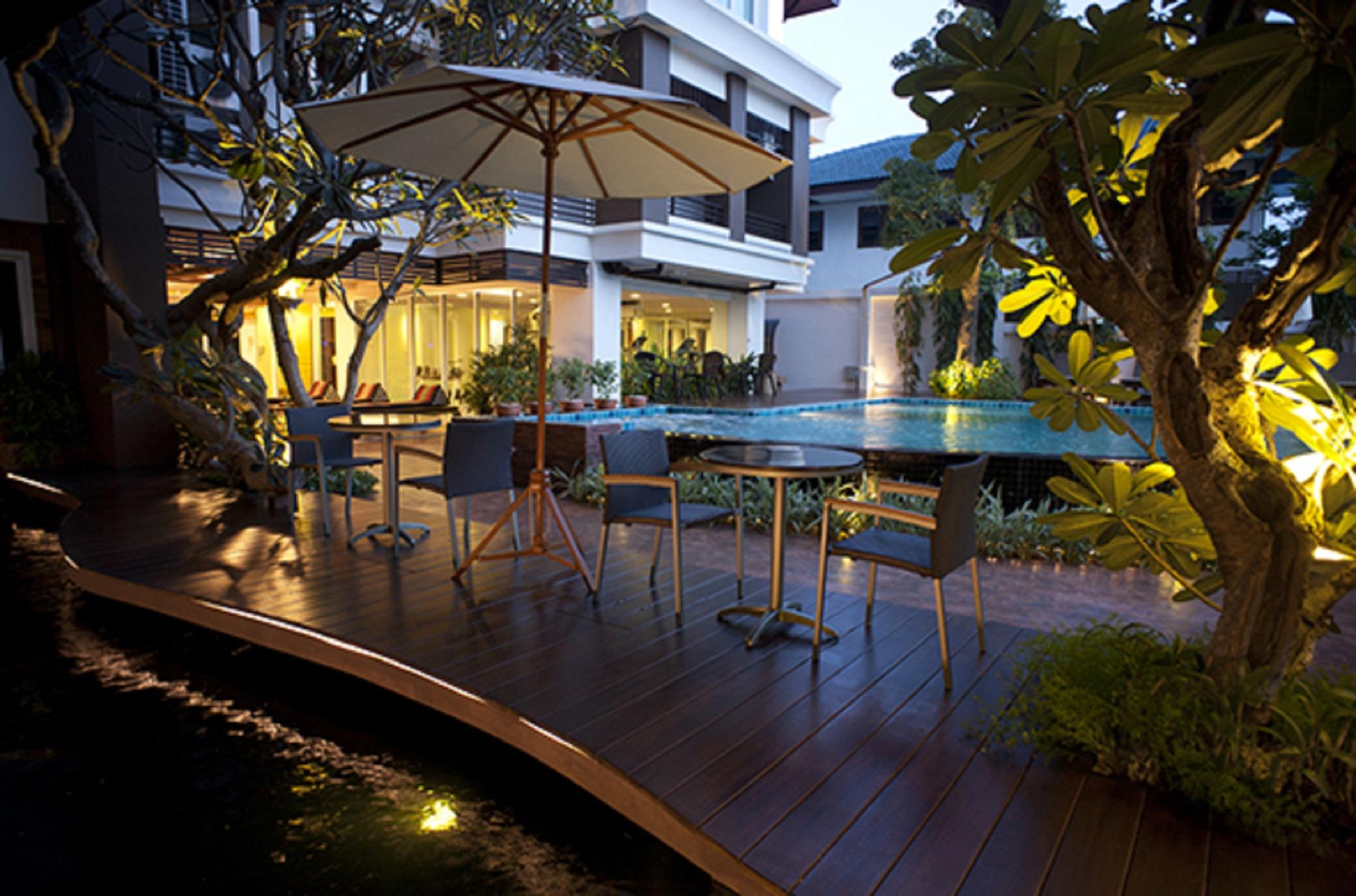 Suvarnabhumi Suite Hotel Банкок Екстериор снимка
