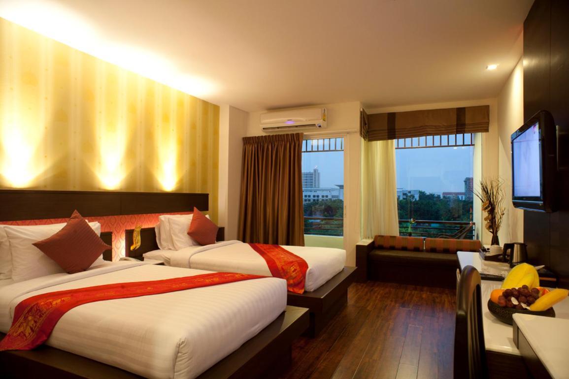 Suvarnabhumi Suite Hotel Банкок Екстериор снимка