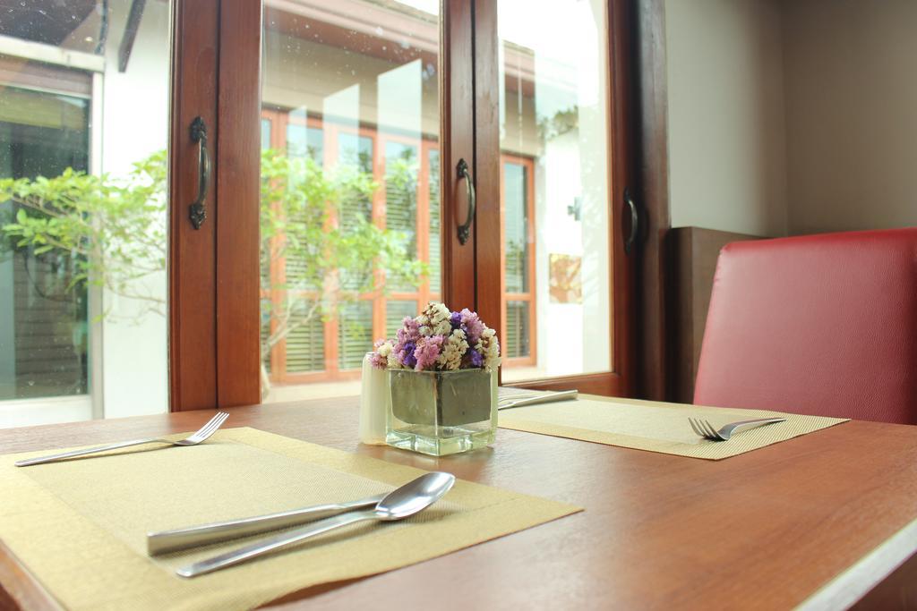 Suvarnabhumi Suite Hotel Банкок Екстериор снимка