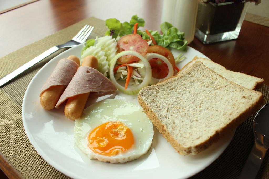 Suvarnabhumi Suite Hotel Банкок Екстериор снимка