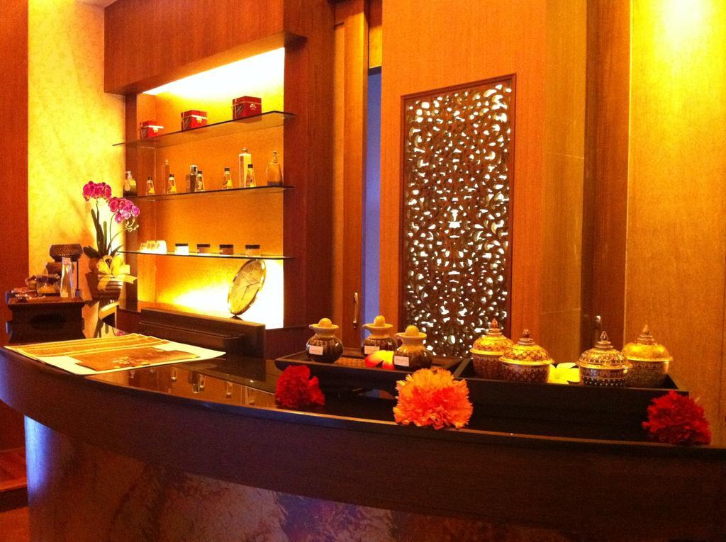 Suvarnabhumi Suite Hotel Банкок Екстериор снимка