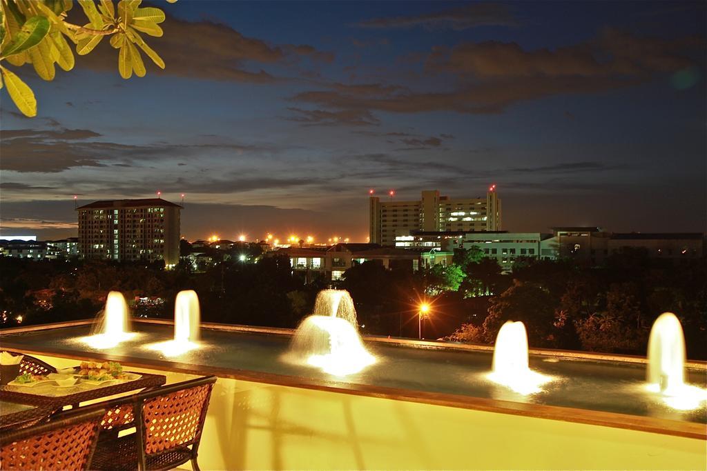Suvarnabhumi Suite Hotel Банкок Екстериор снимка