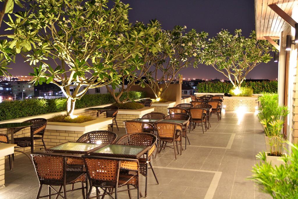 Suvarnabhumi Suite Hotel Банкок Екстериор снимка