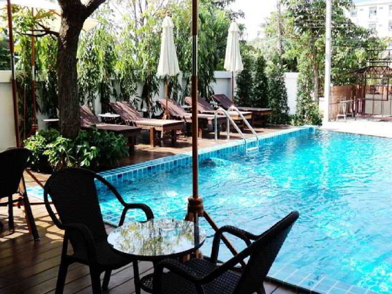 Suvarnabhumi Suite Hotel Банкок Екстериор снимка